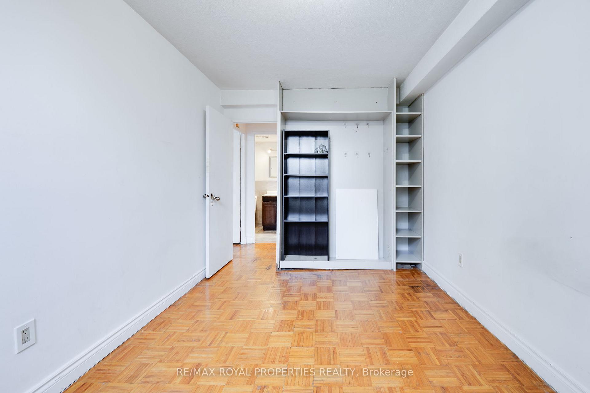 Photo 15 of Unit 309, 10 Edgecliff Golfway, Toronto, Flemingdon Park — HOMEH