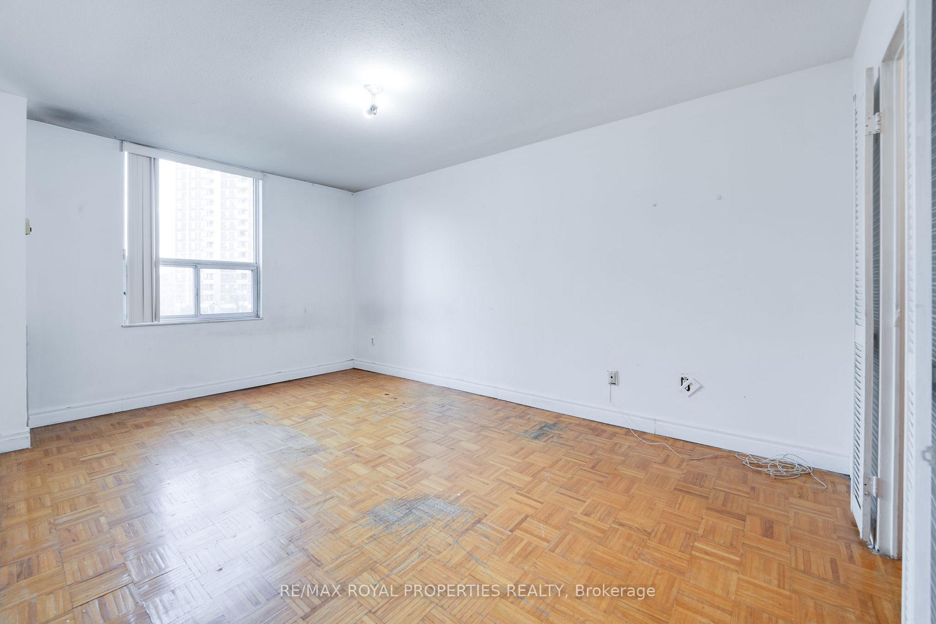 Photo 19 of Unit 309, 10 Edgecliff Golfway, Toronto, Flemingdon Park — HOMEH