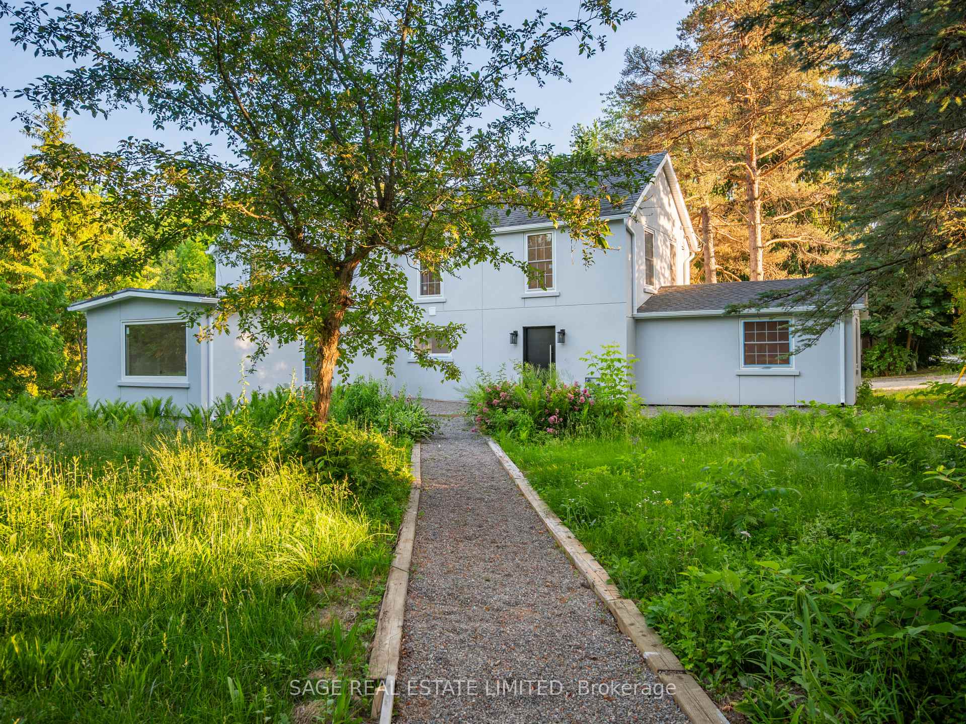 Photo 3 of 14 Emma Street, Caledon, Caledon East — HOMEH