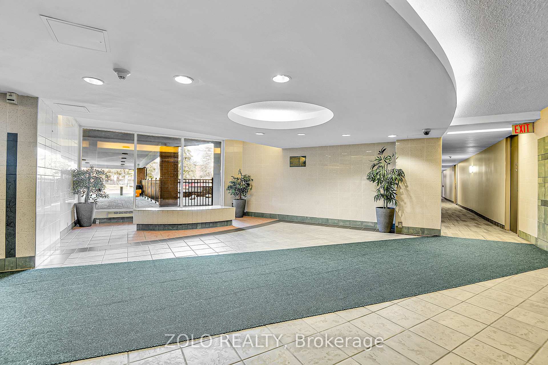 Photo 4 of Unit 905, 2000 Jasmine Crescent, Ottawa, Beacon Hill South — HOMEH