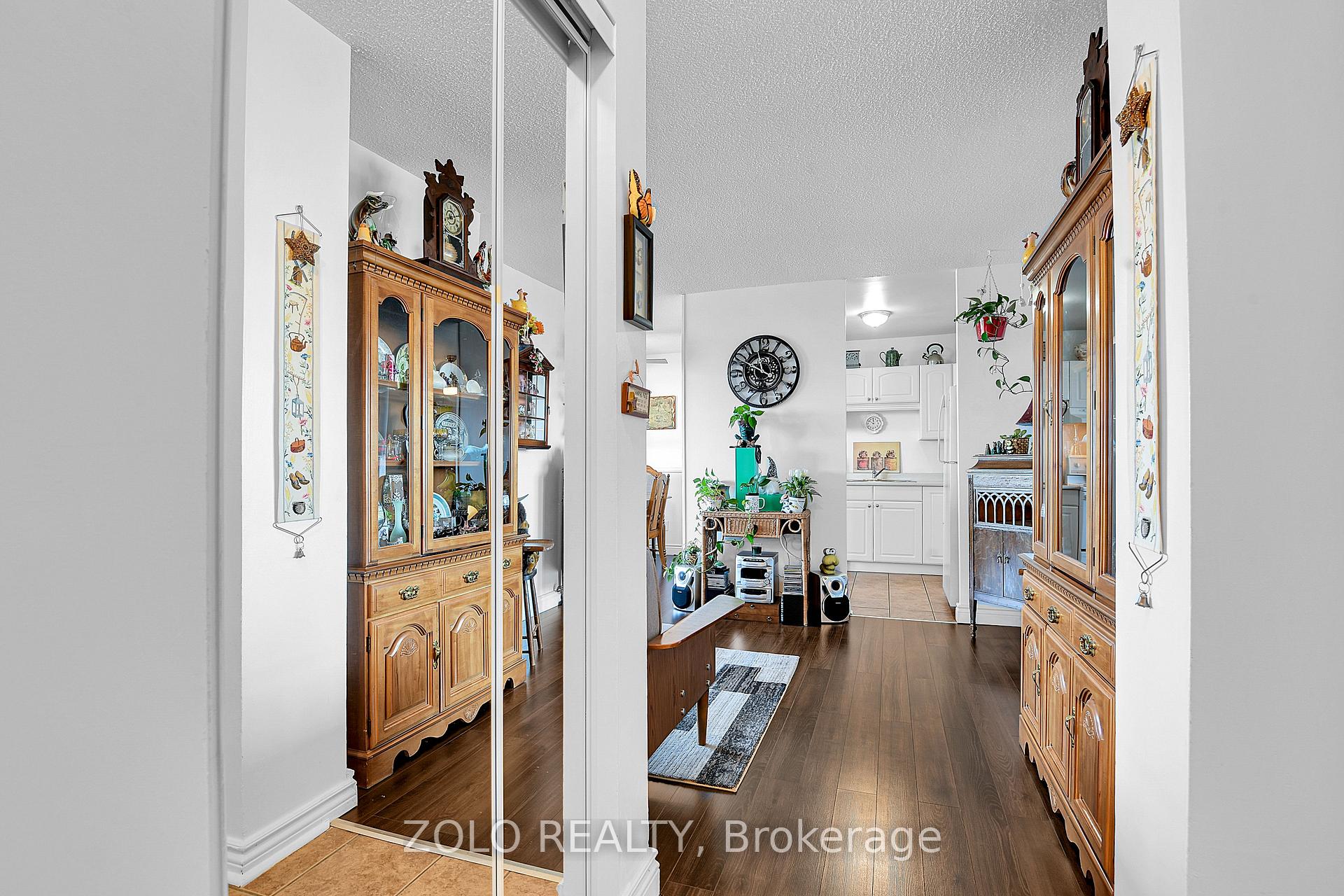 Photo 7 of Unit 905, 2000 Jasmine Crescent, Ottawa, Beacon Hill South — HOMEH
