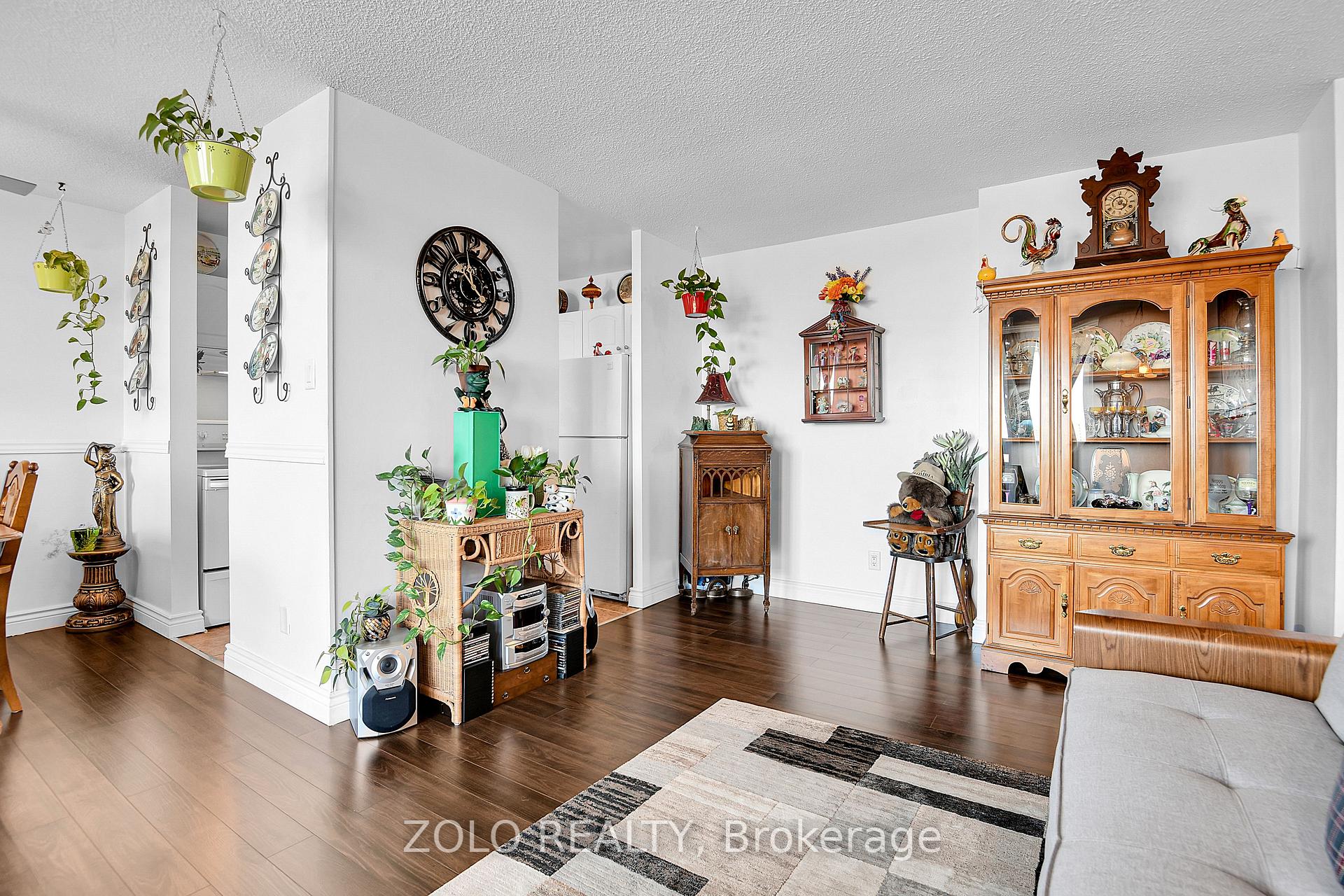 Photo 11 of Unit 905, 2000 Jasmine Crescent, Ottawa, Beacon Hill South — HOMEH