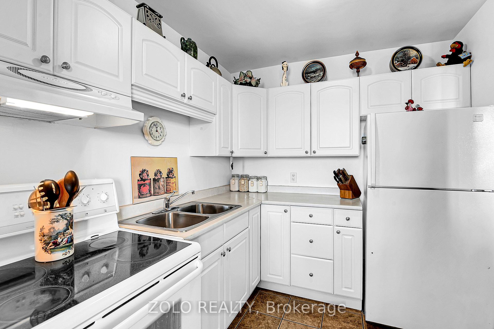Photo 14 of Unit 905, 2000 Jasmine Crescent, Ottawa, Beacon Hill South — HOMEH