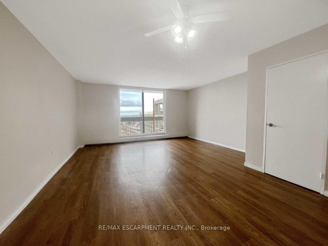 Photo 10 of Unit 822, 350 Quigley Road, Hamilton, Vincent — HOMEH