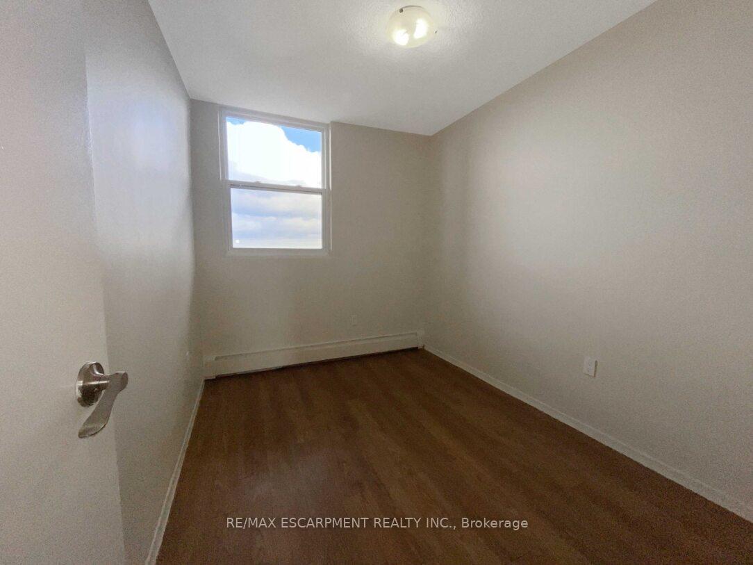 Photo 12 of Unit 822, 350 Quigley Road, Hamilton, Vincent — HOMEH