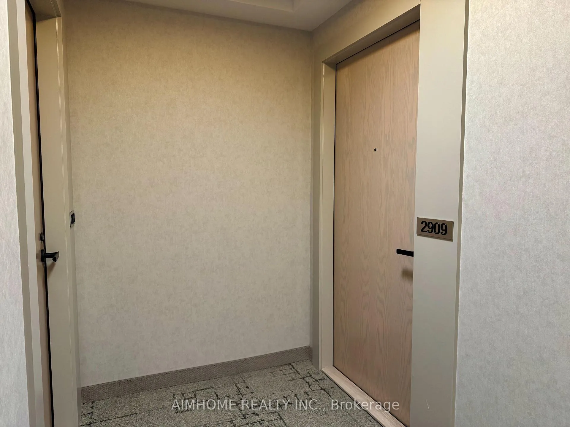 Photo 3 of Unit 2909, 8 Interchange Way, Vaughan, Vaughan Corporate Centre — HOMEH