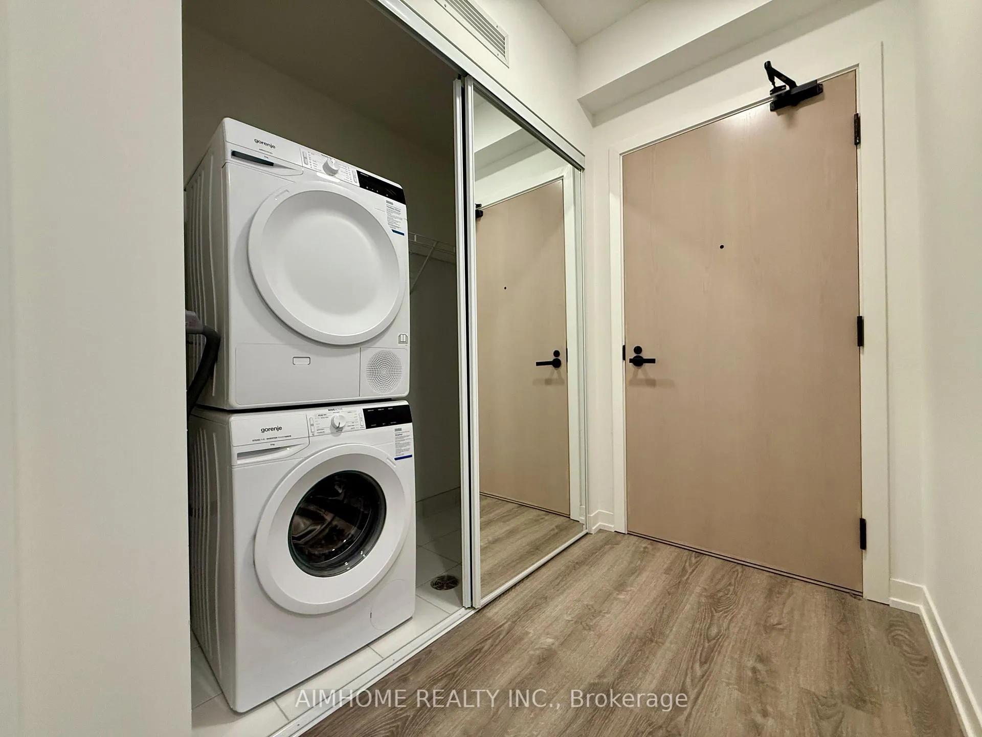 Photo 4 of Unit 2909, 8 Interchange Way, Vaughan, Vaughan Corporate Centre — HOMEH