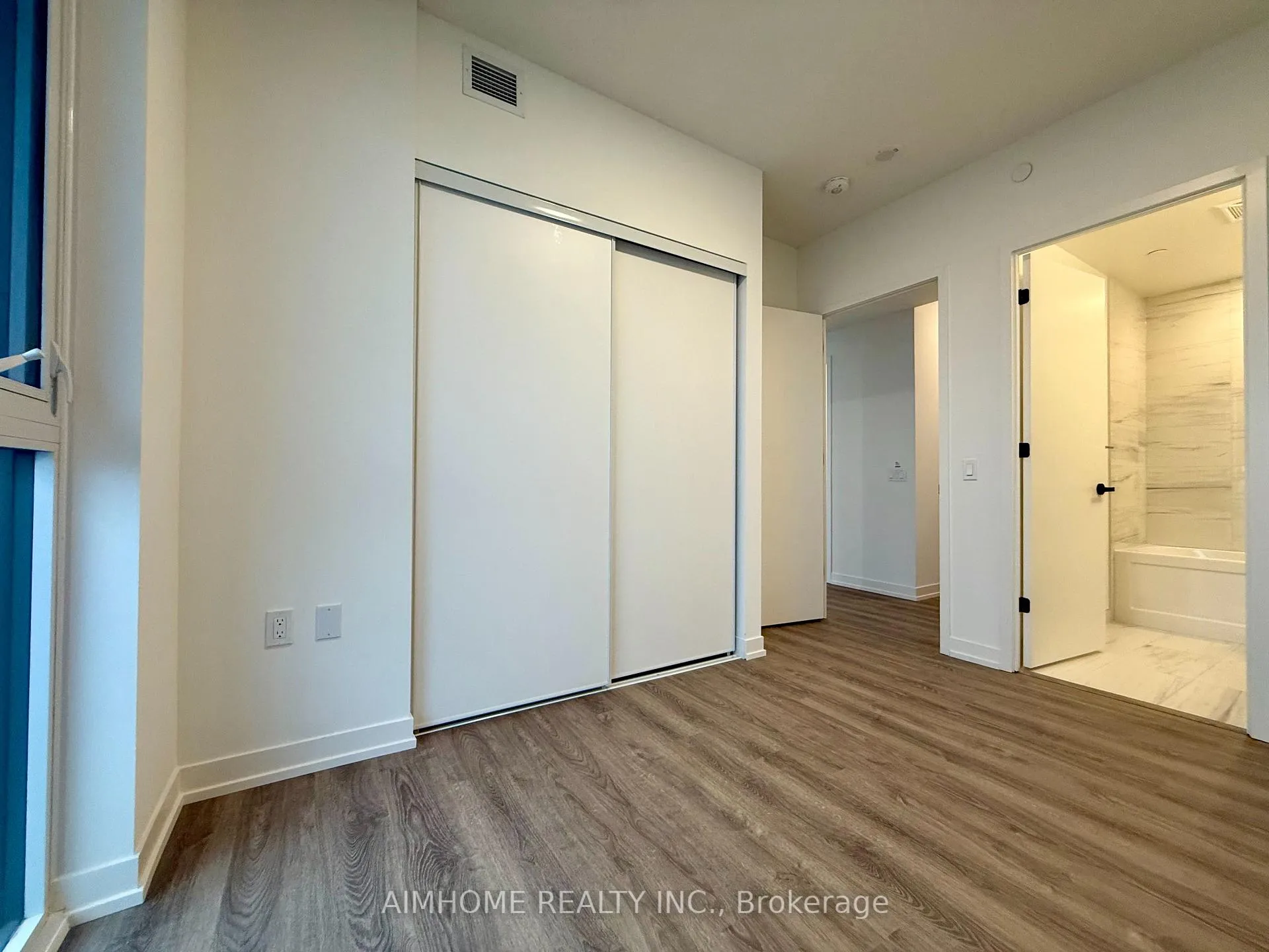 Photo 7 of Unit 2909, 8 Interchange Way, Vaughan, Vaughan Corporate Centre — HOMEH