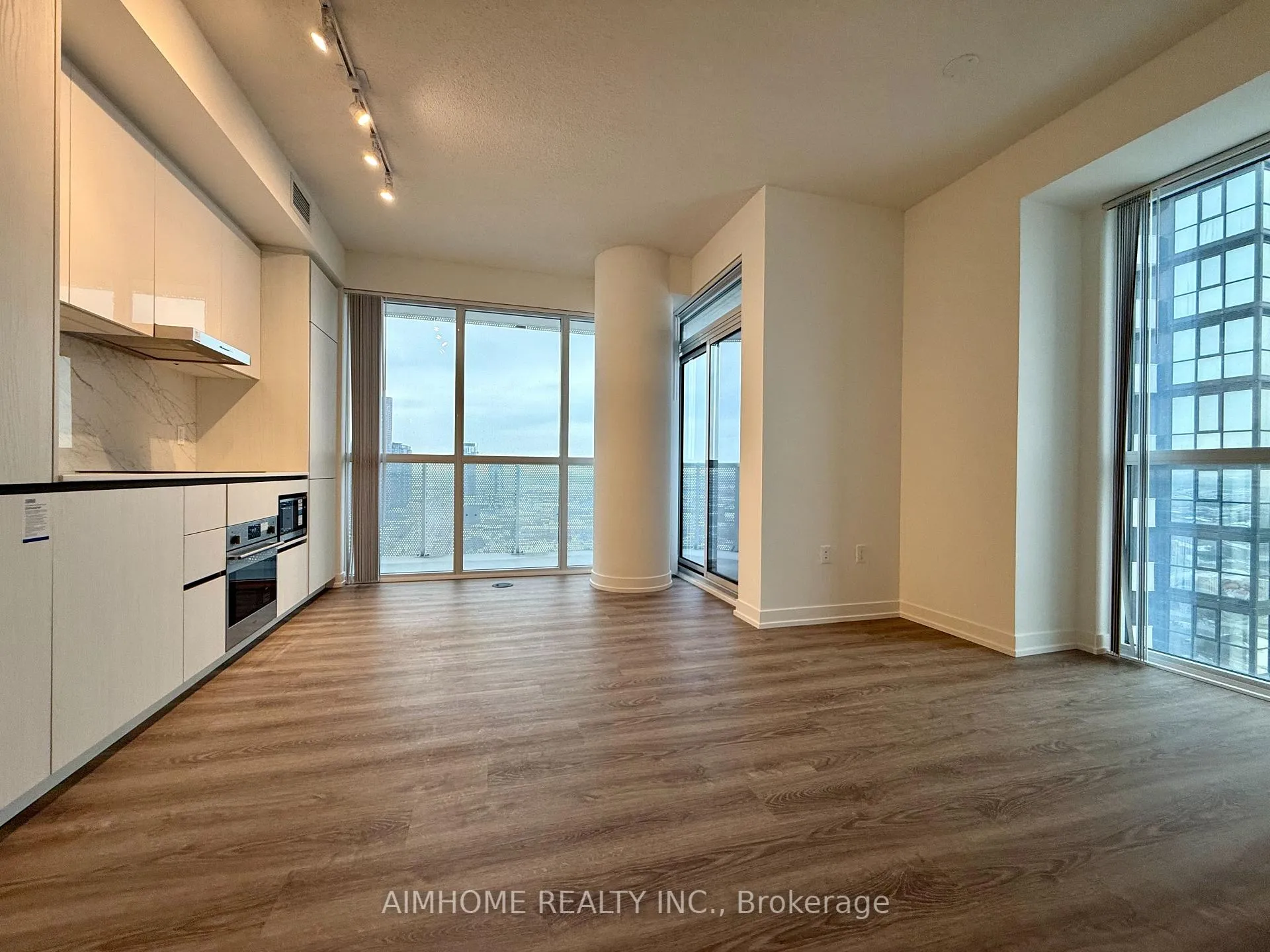 Photo 14 of Unit 2909, 8 Interchange Way, Vaughan, Vaughan Corporate Centre — HOMEH