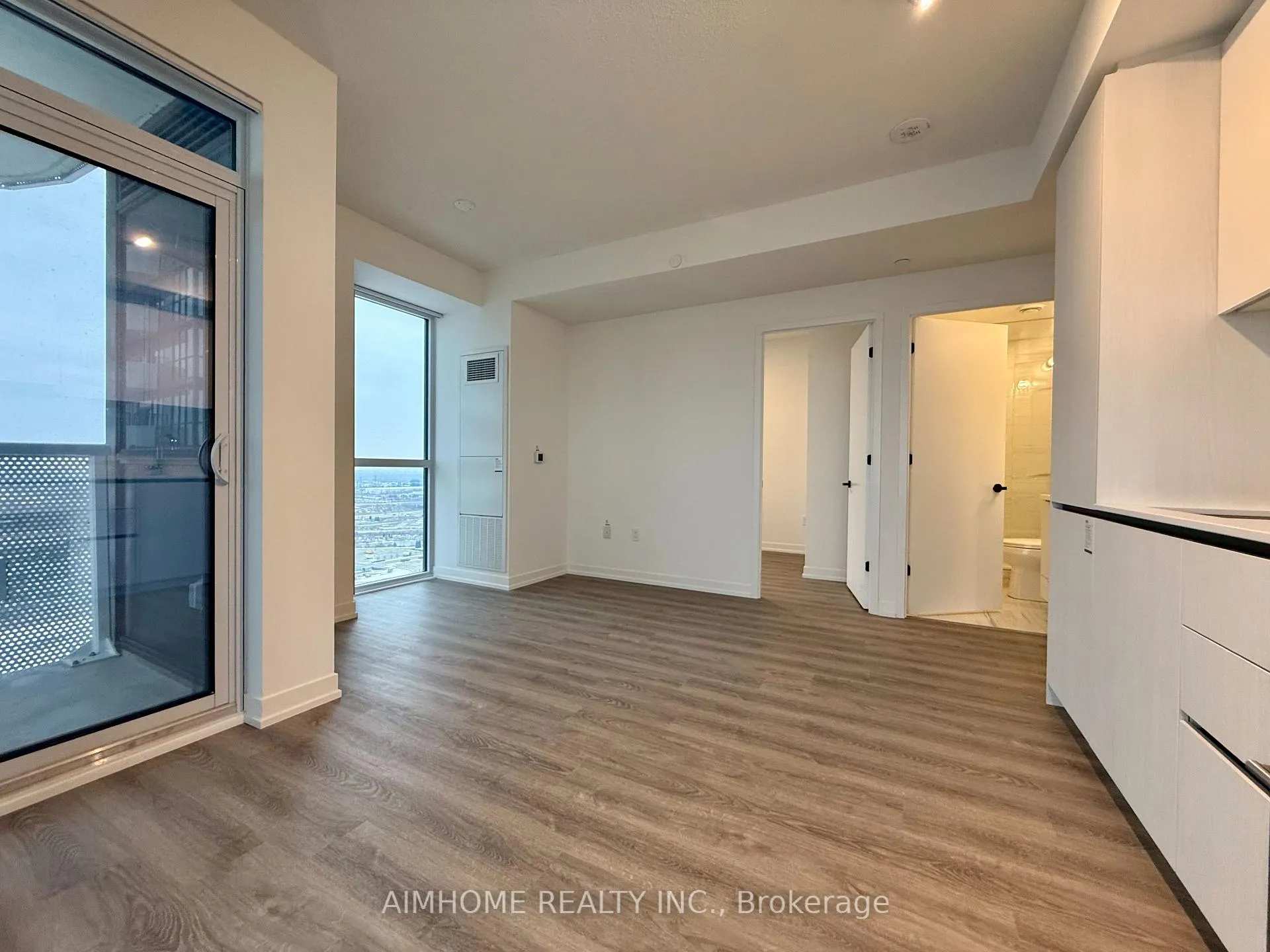 Photo 16 of Unit 2909, 8 Interchange Way, Vaughan, Vaughan Corporate Centre — HOMEH