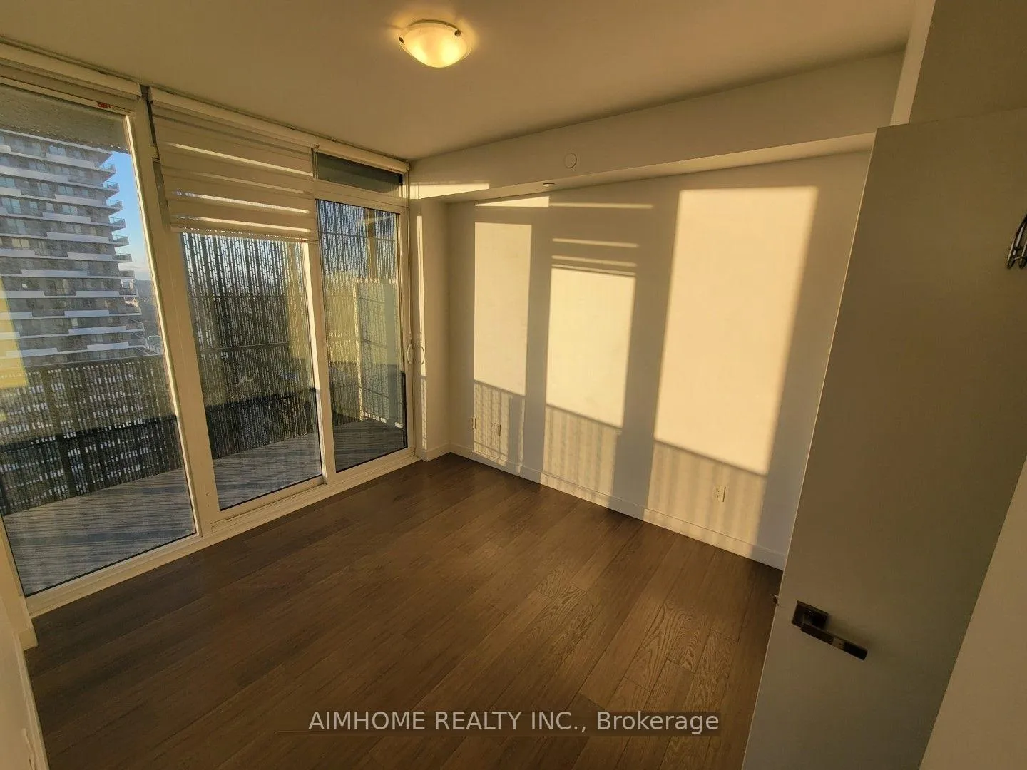 Photo 5 of Unit 3111, 8 Eglinton Avenue E, Toronto, Mount Pleasant West — HOMEH