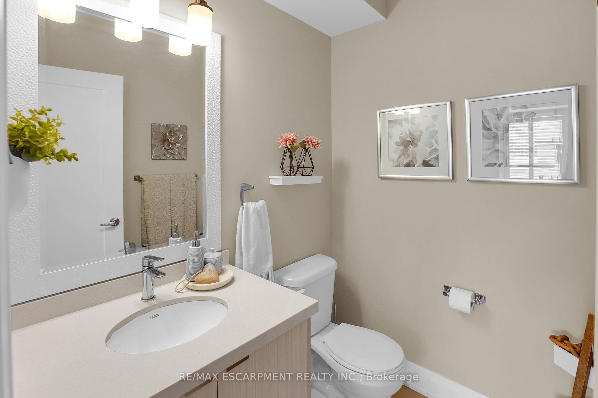 Photo 14 of Unit 4, 39 Robinson Street N, Grimsby, Grimsby East — HOMEH