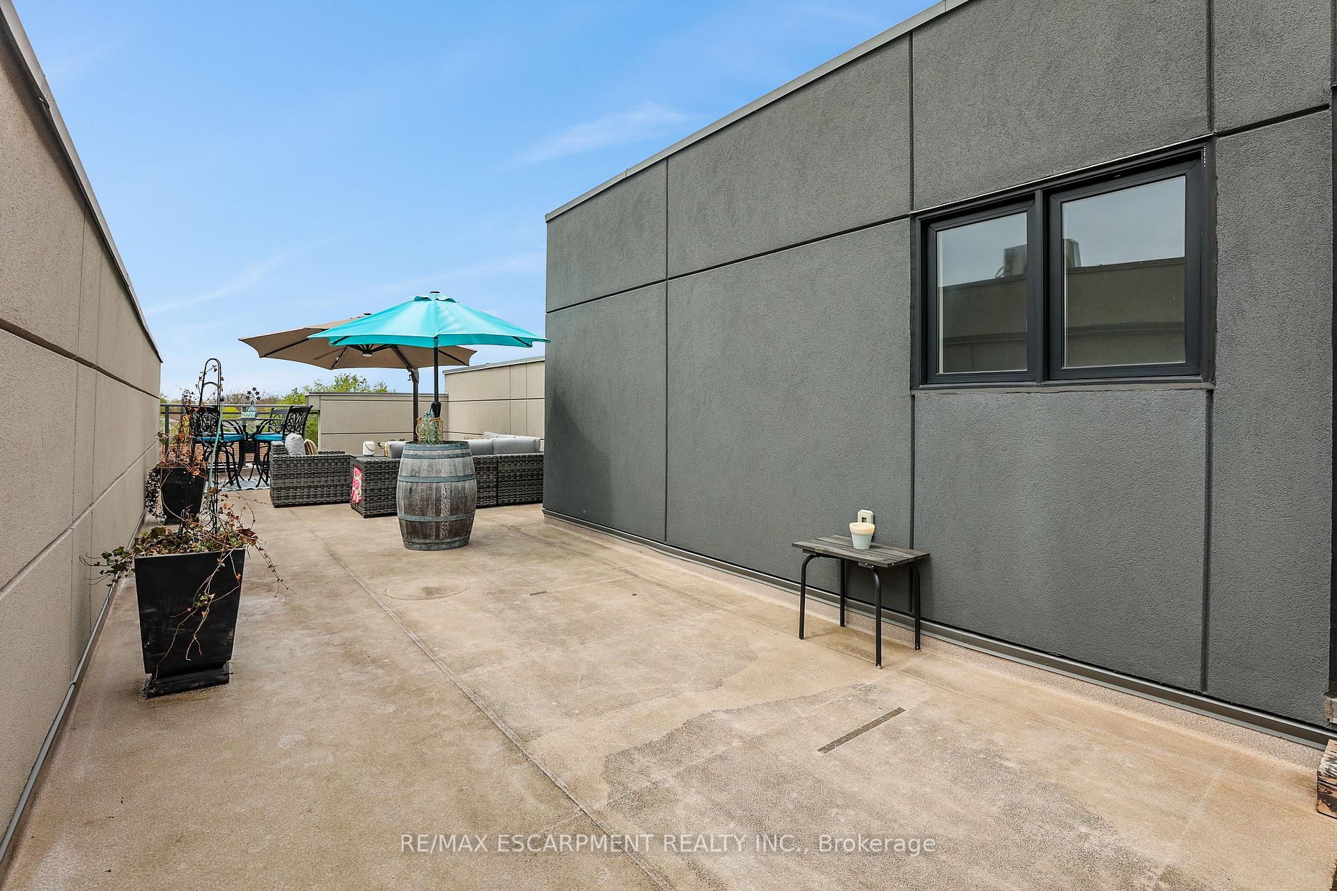 Photo 24 of Unit 4, 39 Robinson Street N, Grimsby, Grimsby East — HOMEH