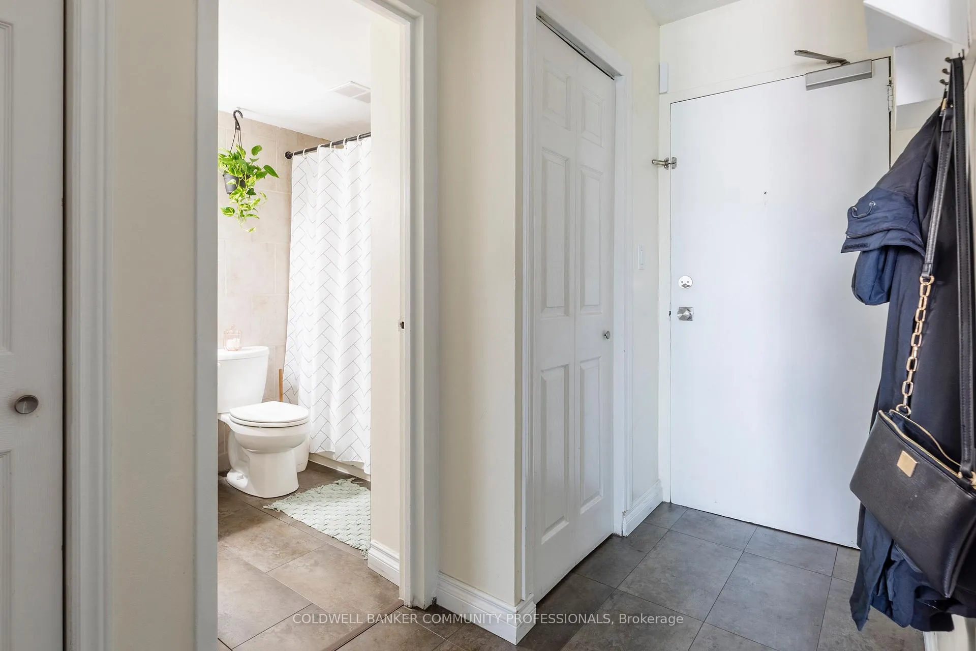 Photo 6 of Unit 902, 141 Catharine Street S, Hamilton, Corktown — HOMEH