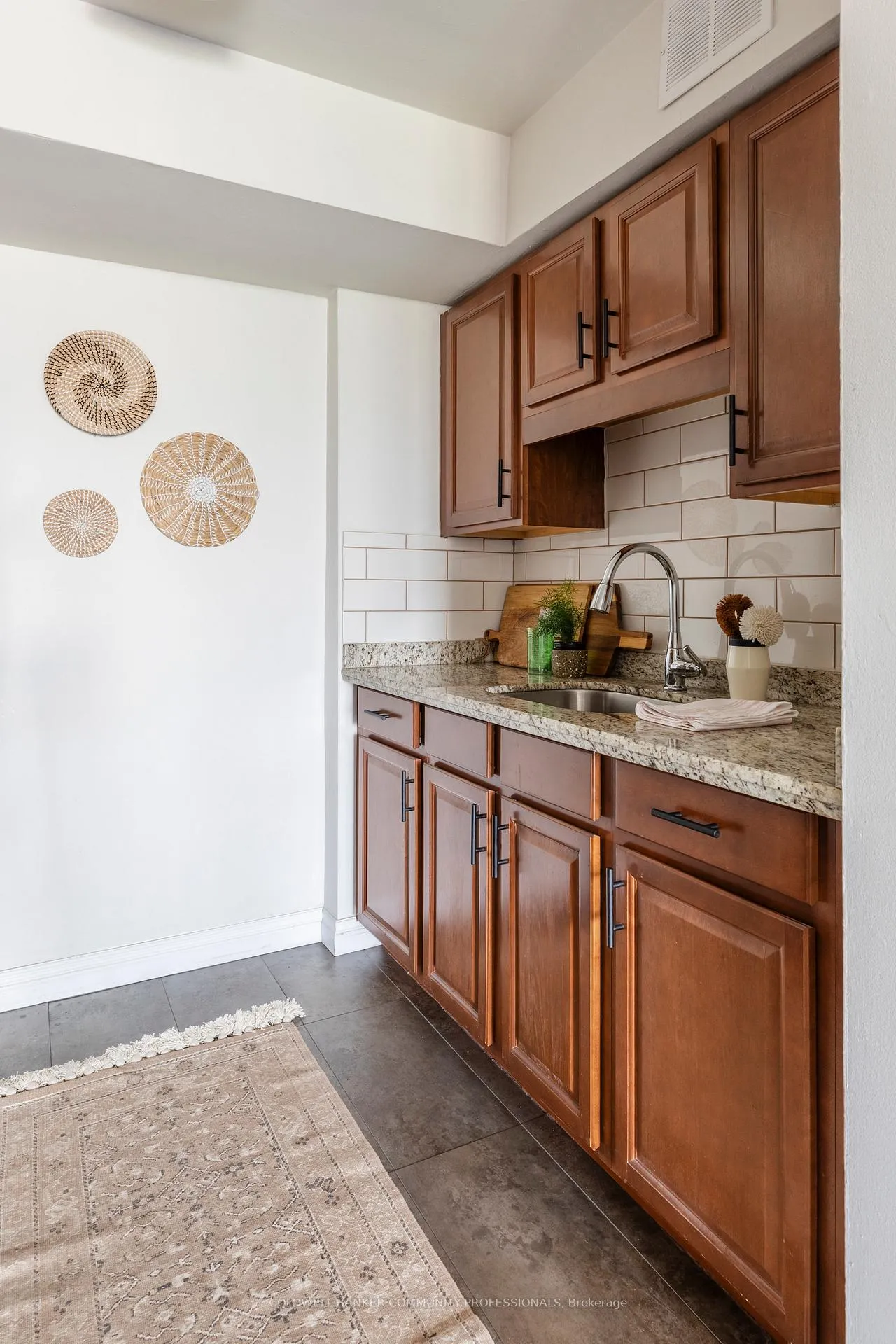 Photo 10 of Unit 902, 141 Catharine Street S, Hamilton, Corktown — HOMEH