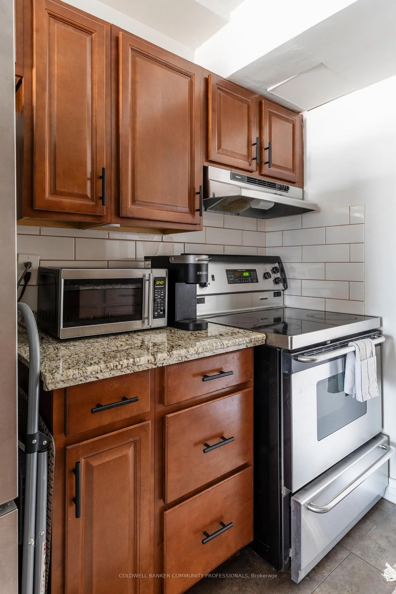 Photo 11 of Unit 902, 141 Catharine Street S, Hamilton, Corktown — HOMEH