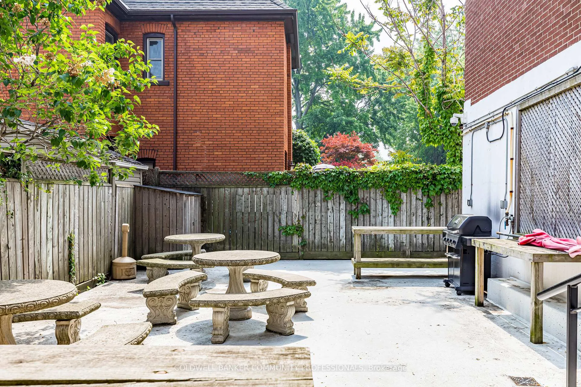 Photo 32 of Unit 902, 141 Catharine Street S, Hamilton, Corktown — HOMEH