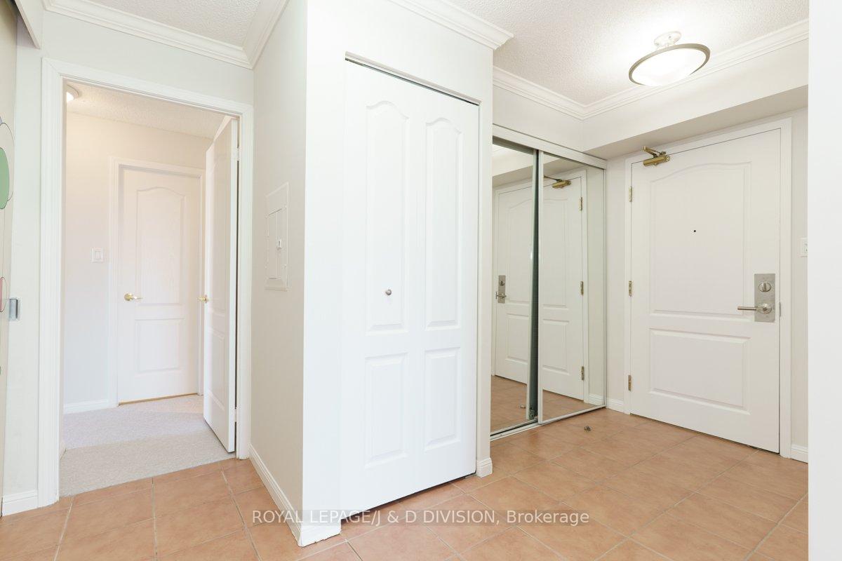 Photo 4 of Unit 404, 18 Wanless Avenue, Toronto, Lawrence Park North — HOMEH