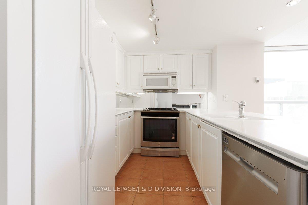 Photo 15 of Unit 404, 18 Wanless Avenue, Toronto, Lawrence Park North — HOMEH