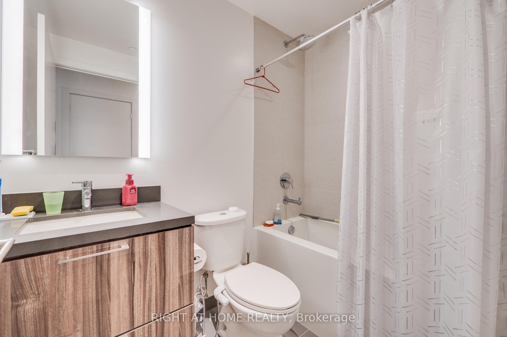 Photo 8 of Unit 1209, 1 Grandview Avenue, Markham, Thornhill — HOMEH