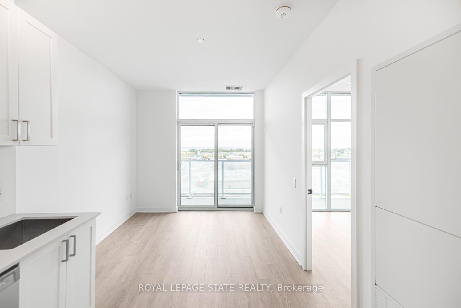Photo 10 of Unit 813, 2782 Barton Street E, Hamilton, Grayside — HOMEH