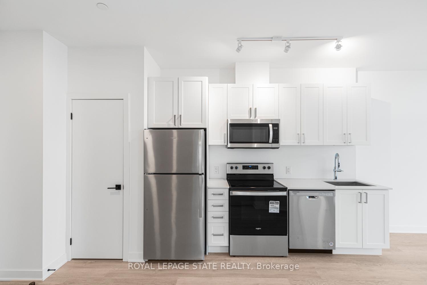 Photo 16 of Unit 813, 2782 Barton Street E, Hamilton, Grayside — HOMEH