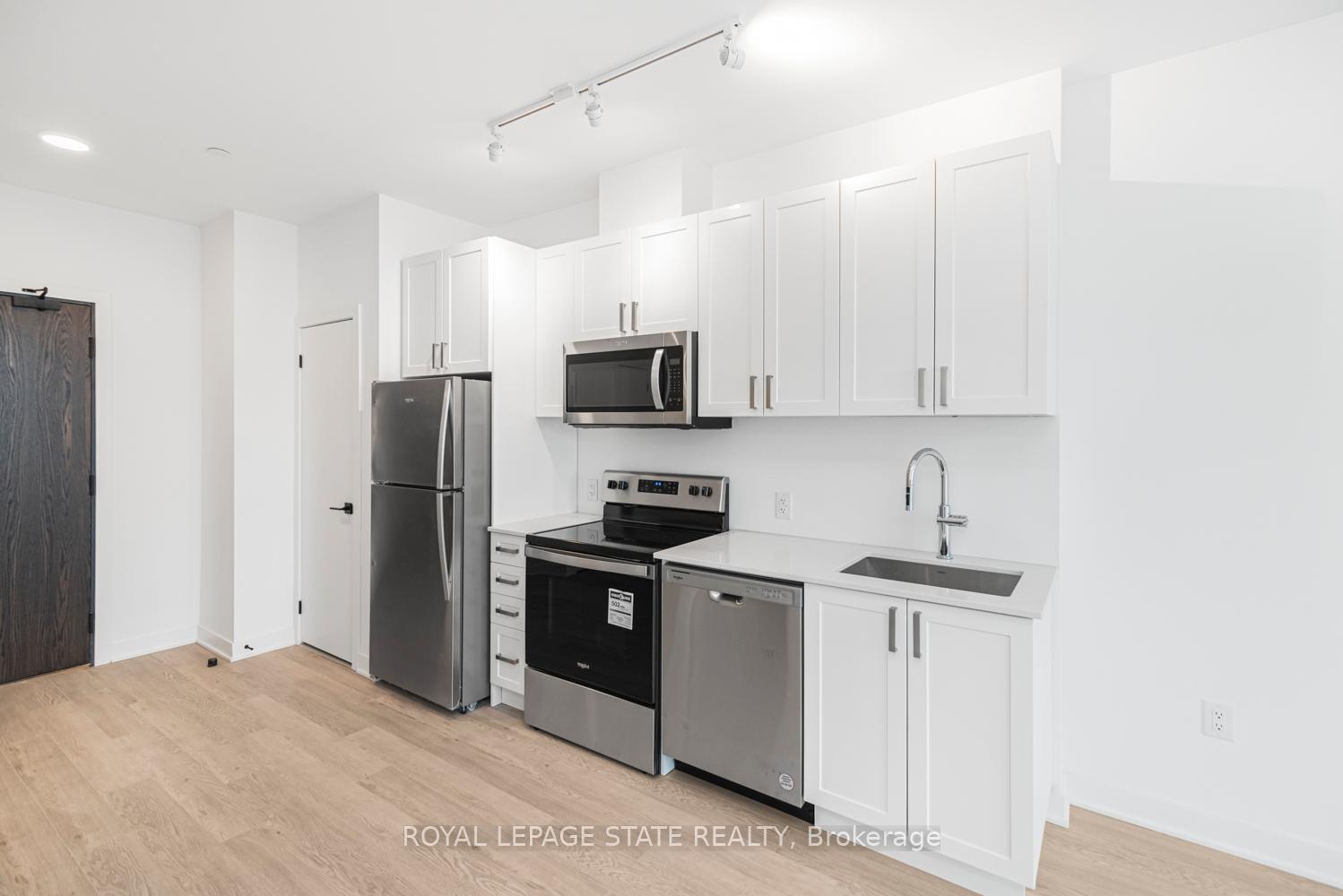 Photo 17 of Unit 813, 2782 Barton Street E, Hamilton, Grayside — HOMEH