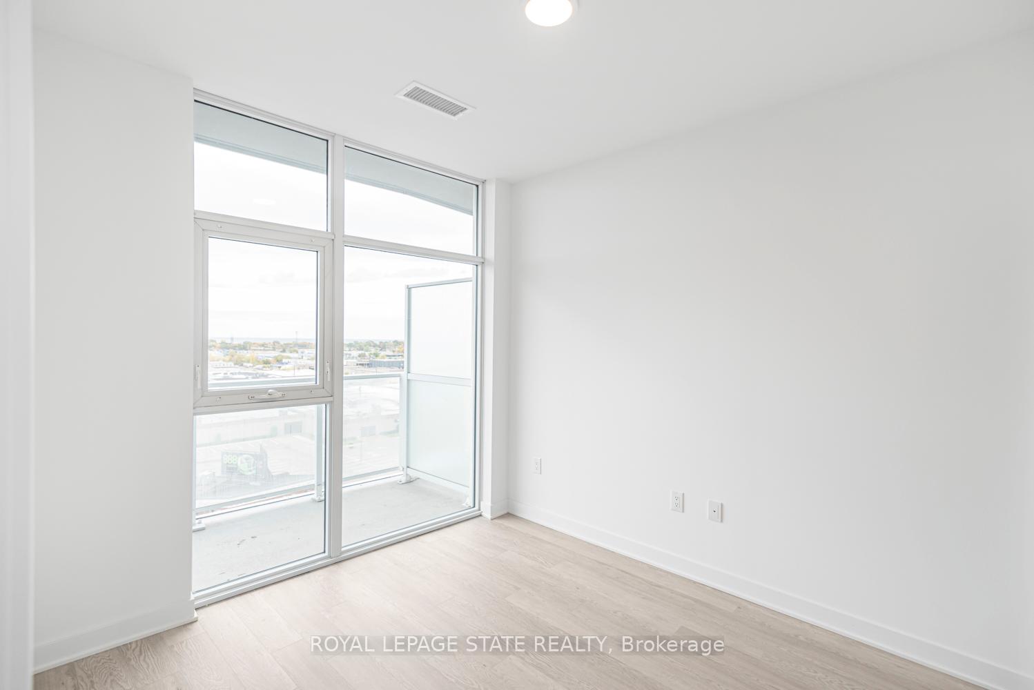 Photo 21 of Unit 813, 2782 Barton Street E, Hamilton, Grayside — HOMEH