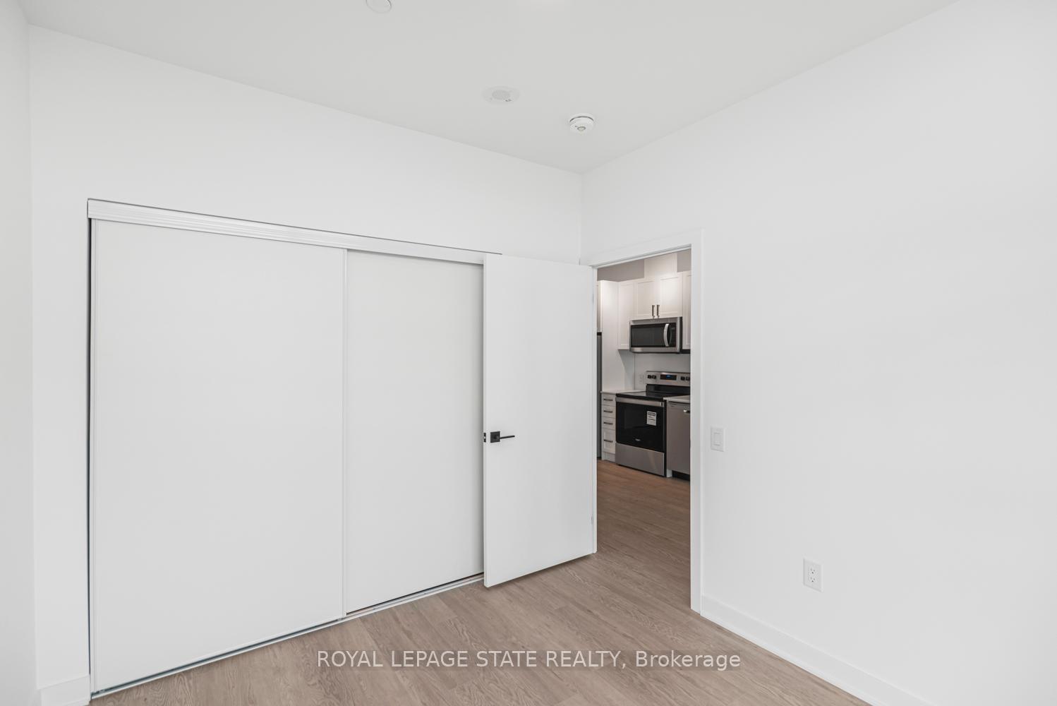 Photo 22 of Unit 813, 2782 Barton Street E, Hamilton, Grayside — HOMEH