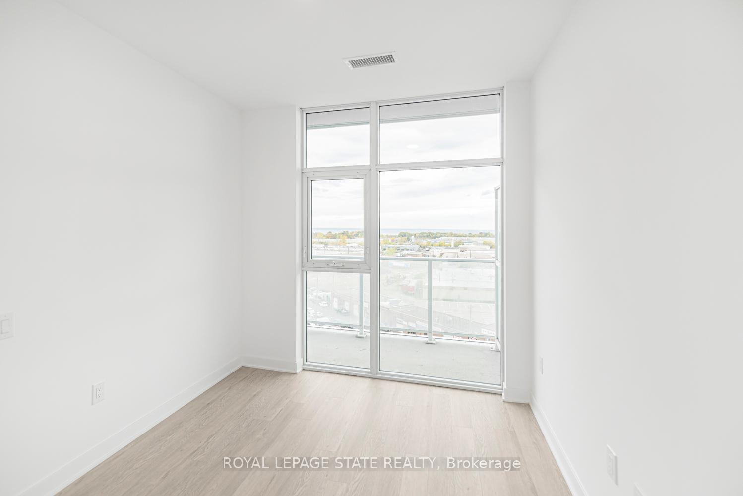 Photo 23 of Unit 813, 2782 Barton Street E, Hamilton, Grayside — HOMEH