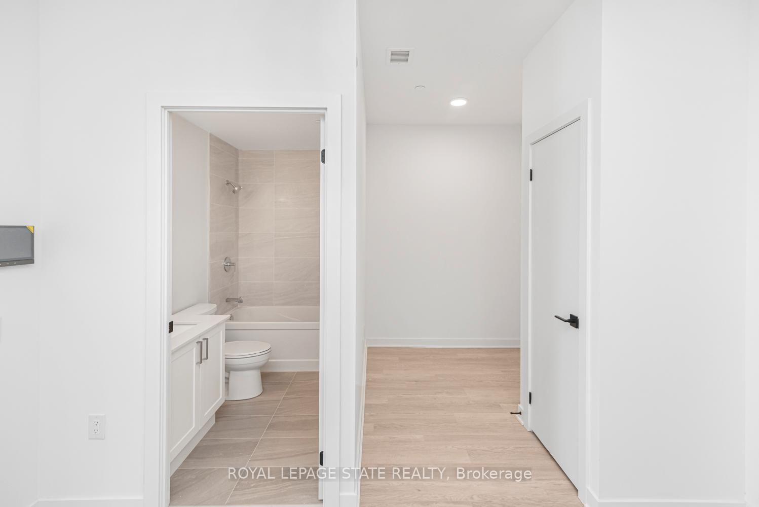 Photo 24 of Unit 813, 2782 Barton Street E, Hamilton, Grayside — HOMEH