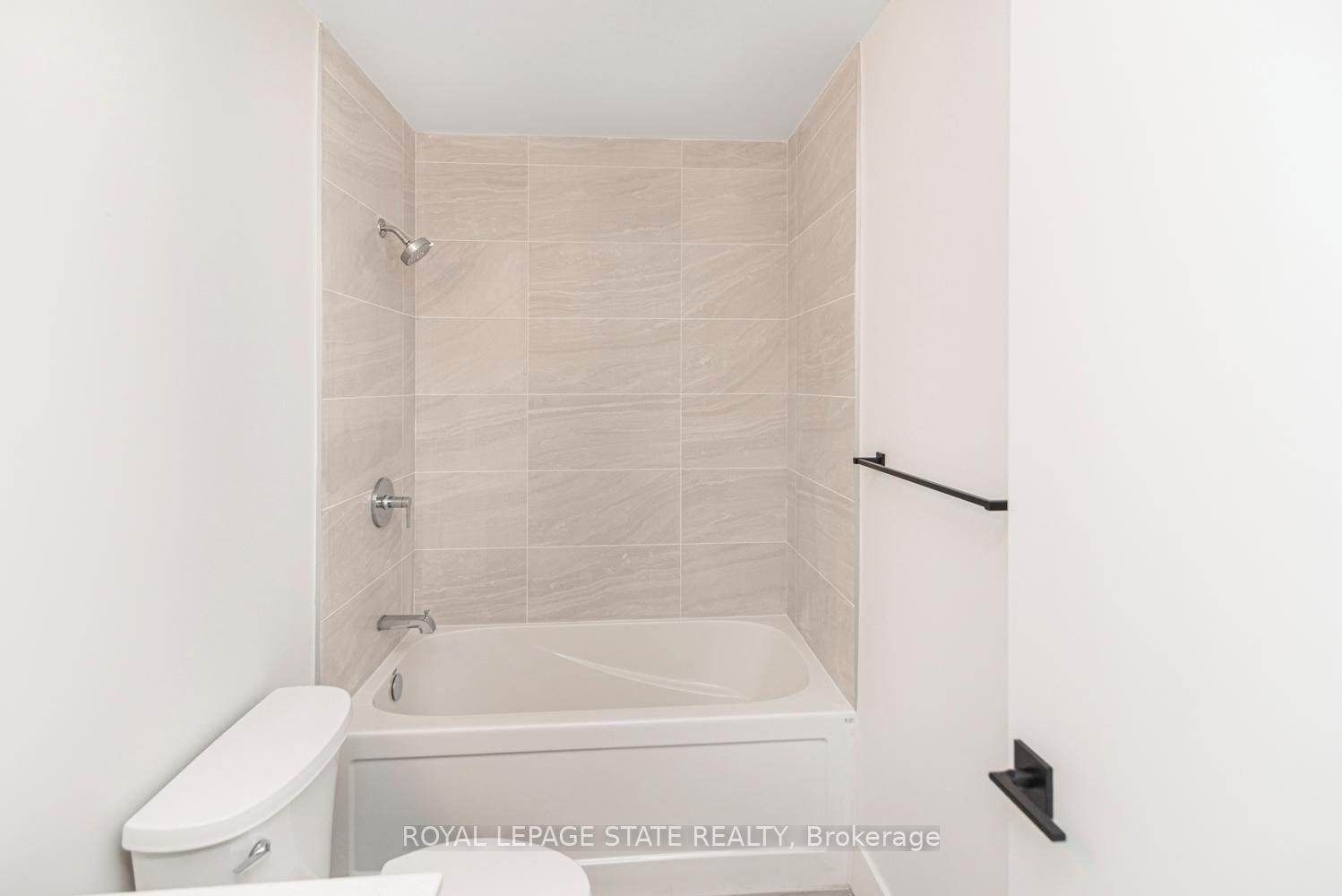 Photo 26 of Unit 813, 2782 Barton Street E, Hamilton, Grayside — HOMEH