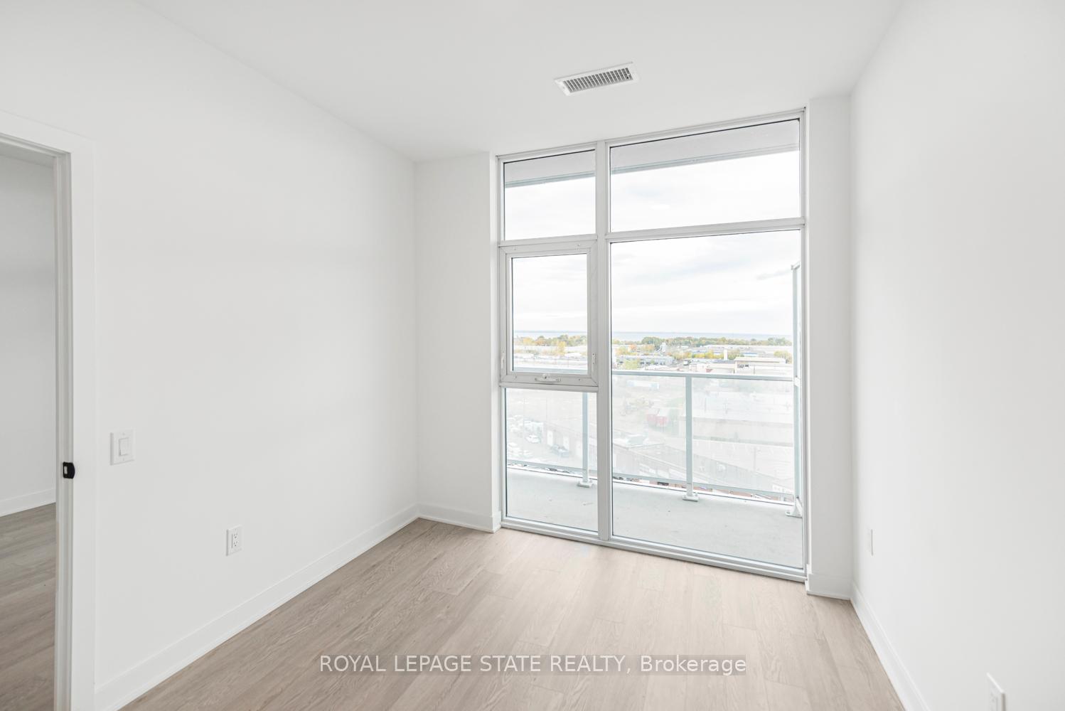 Photo 39 of Unit 813, 2782 Barton Street E, Hamilton, Grayside — HOMEH