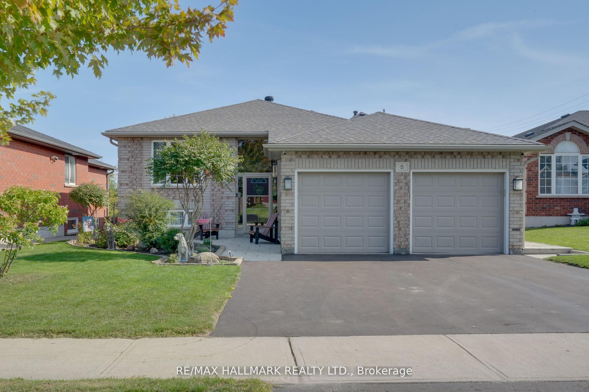Photo 1 of 5 Pacific Avenue, Barrie, Little Lake — HOMEH