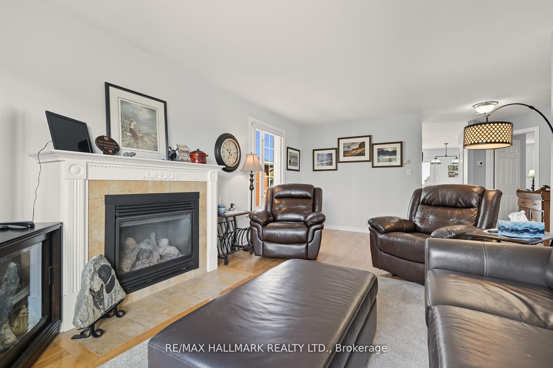 Photo 6 of 5 Pacific Avenue, Barrie, Little Lake — HOMEH