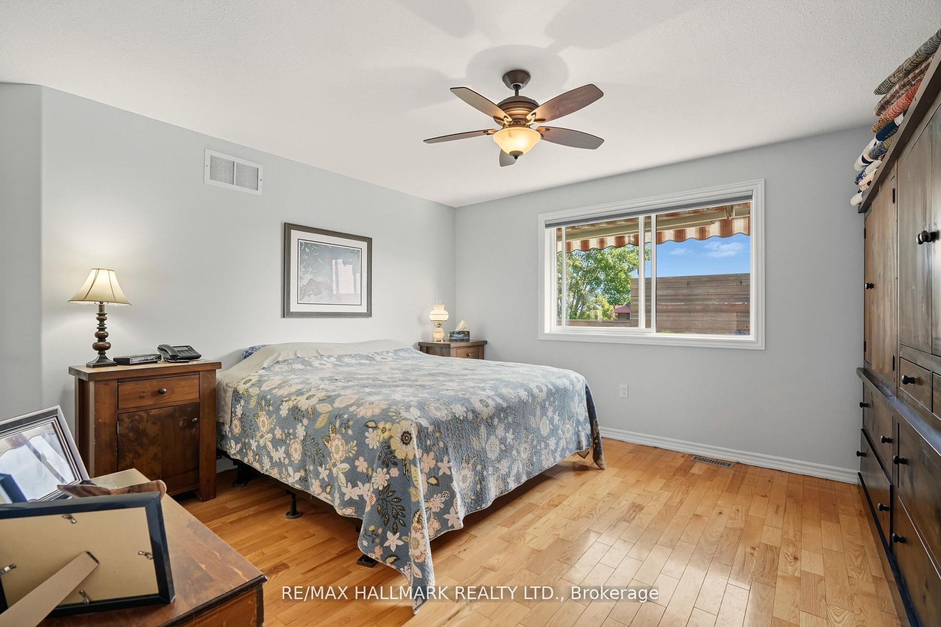 Photo 23 of 5 Pacific Avenue, Barrie, Little Lake — HOMEH