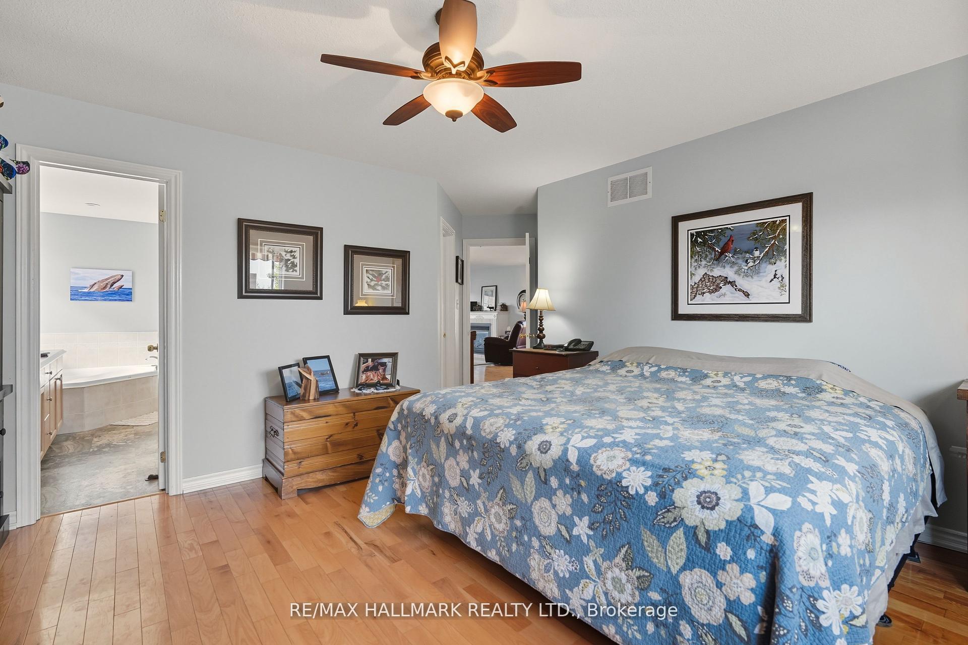 Photo 18 of 5 Pacific Avenue, Barrie, Little Lake — HOMEH