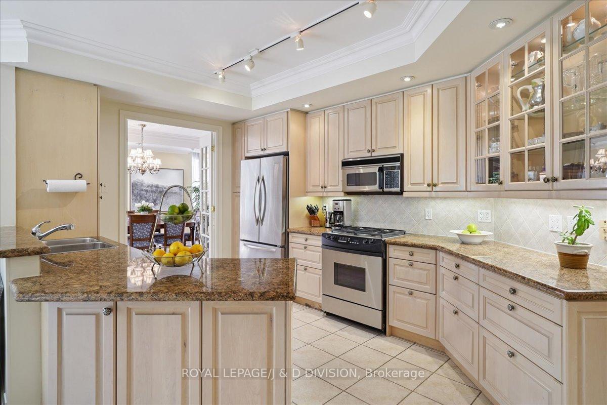 Photo 13 of Unit 935, 3600 Yonge Street, Toronto, Bedford Park-Nortown — HOMEH