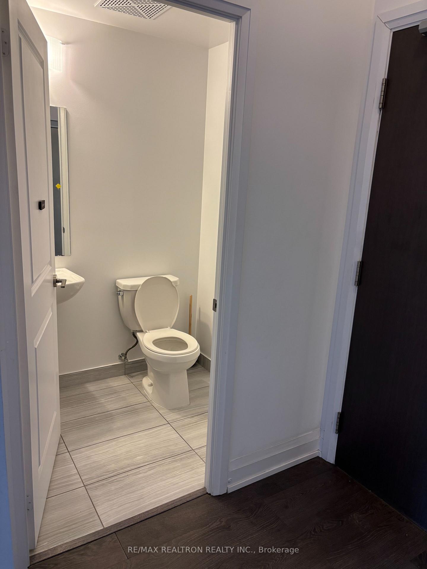 Photo 7 of Unit 621, 7900 Bathurst Street, Vaughan, Beverley Glen — HOMEH
