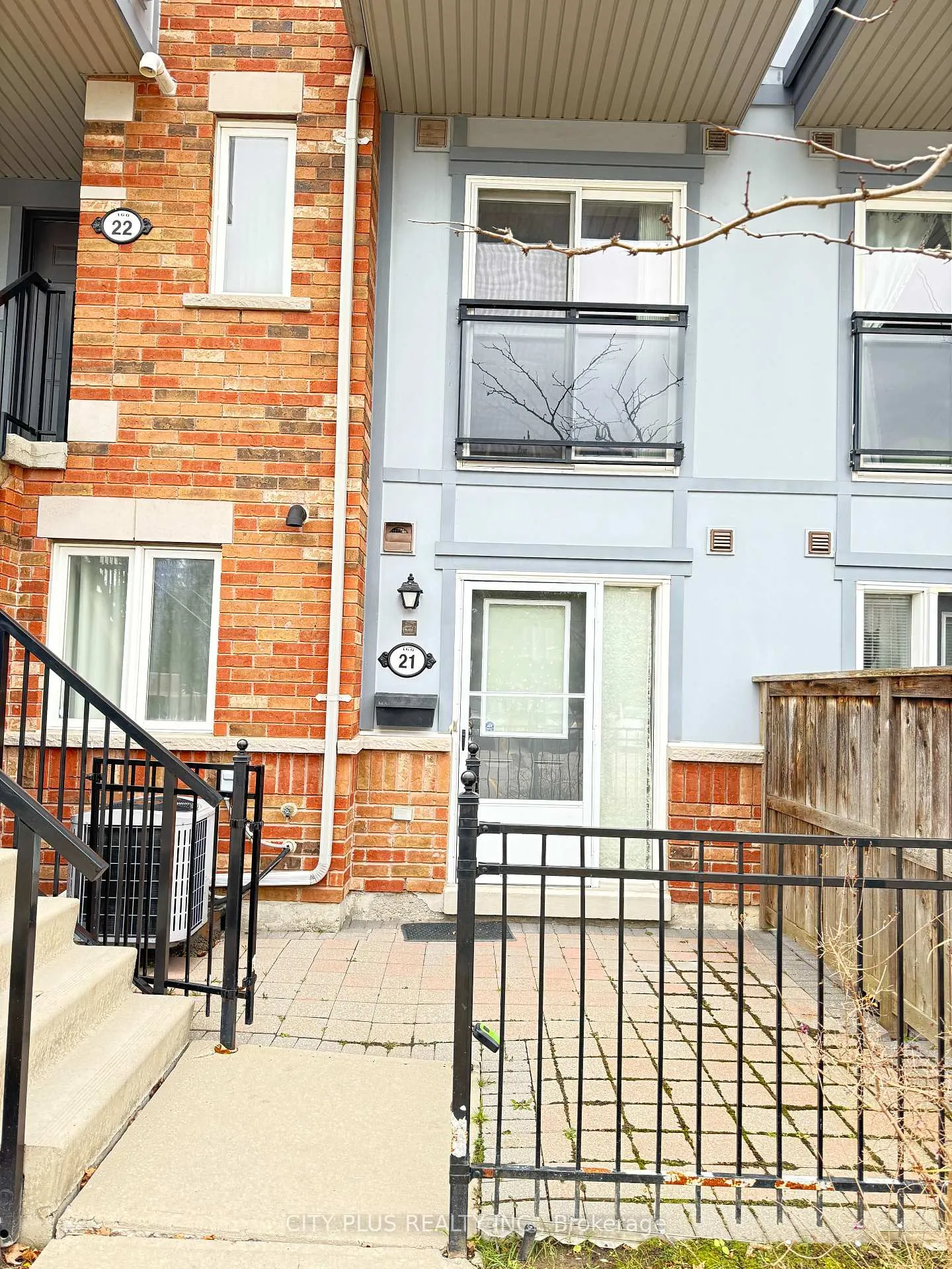 Front of Unit 21, 160 Chancery Road