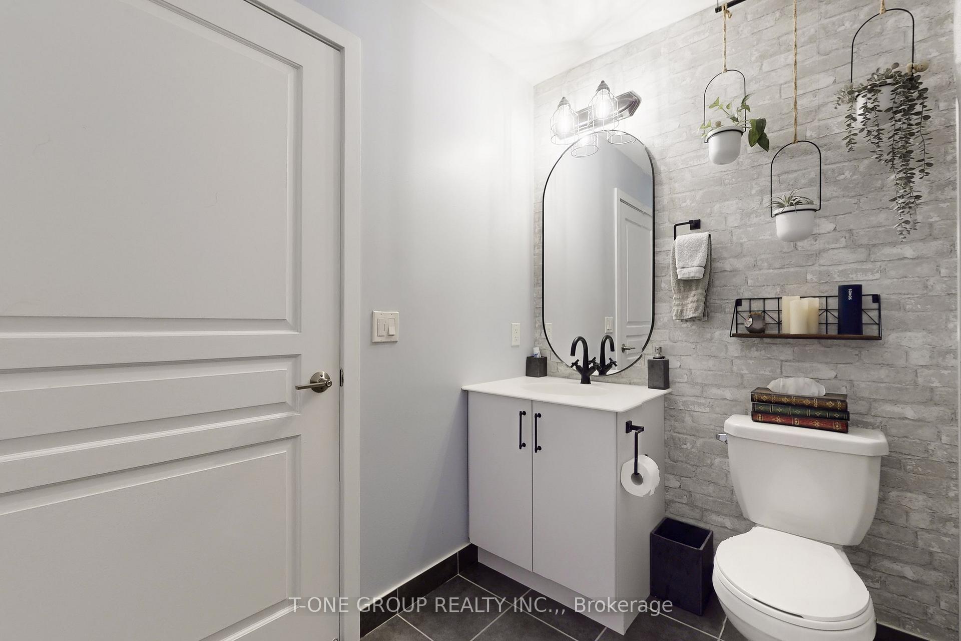 Photo 14 of Unit 315, 555 William Graham Drive, Aurora, Rural Aurora — HOMEH