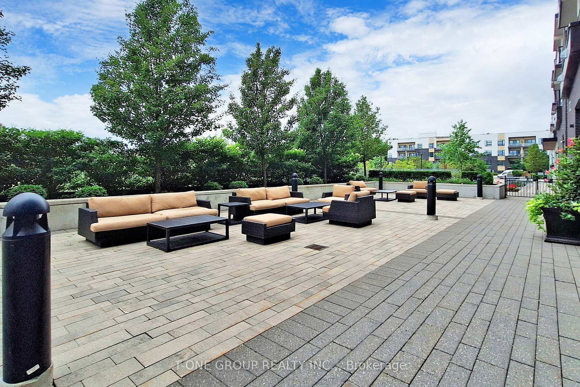Photo 32 of Unit 315, 555 William Graham Drive, Aurora, Rural Aurora — HOMEH