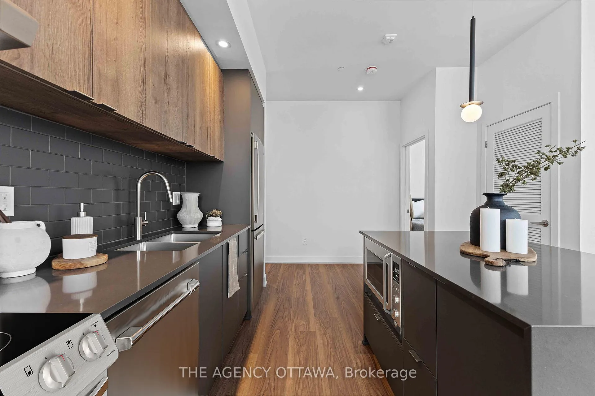 Photo 7 of Unit 304, 3071 Riverside Drive, Ottawa, Mooneys Bay/Riverside Park — HOMEH