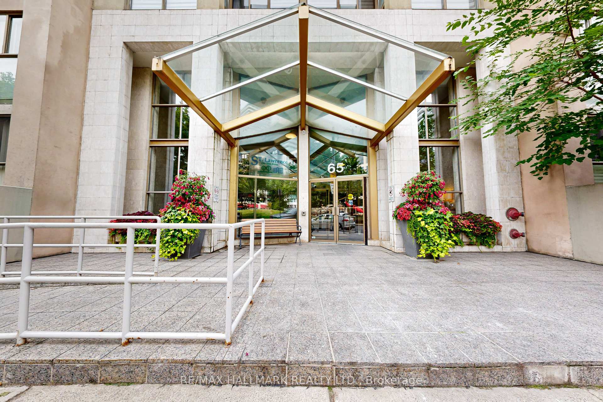 Photo 1 of Unit 924, 65 Scadding Avenue, Toronto, Waterfront Communities — HOMEH