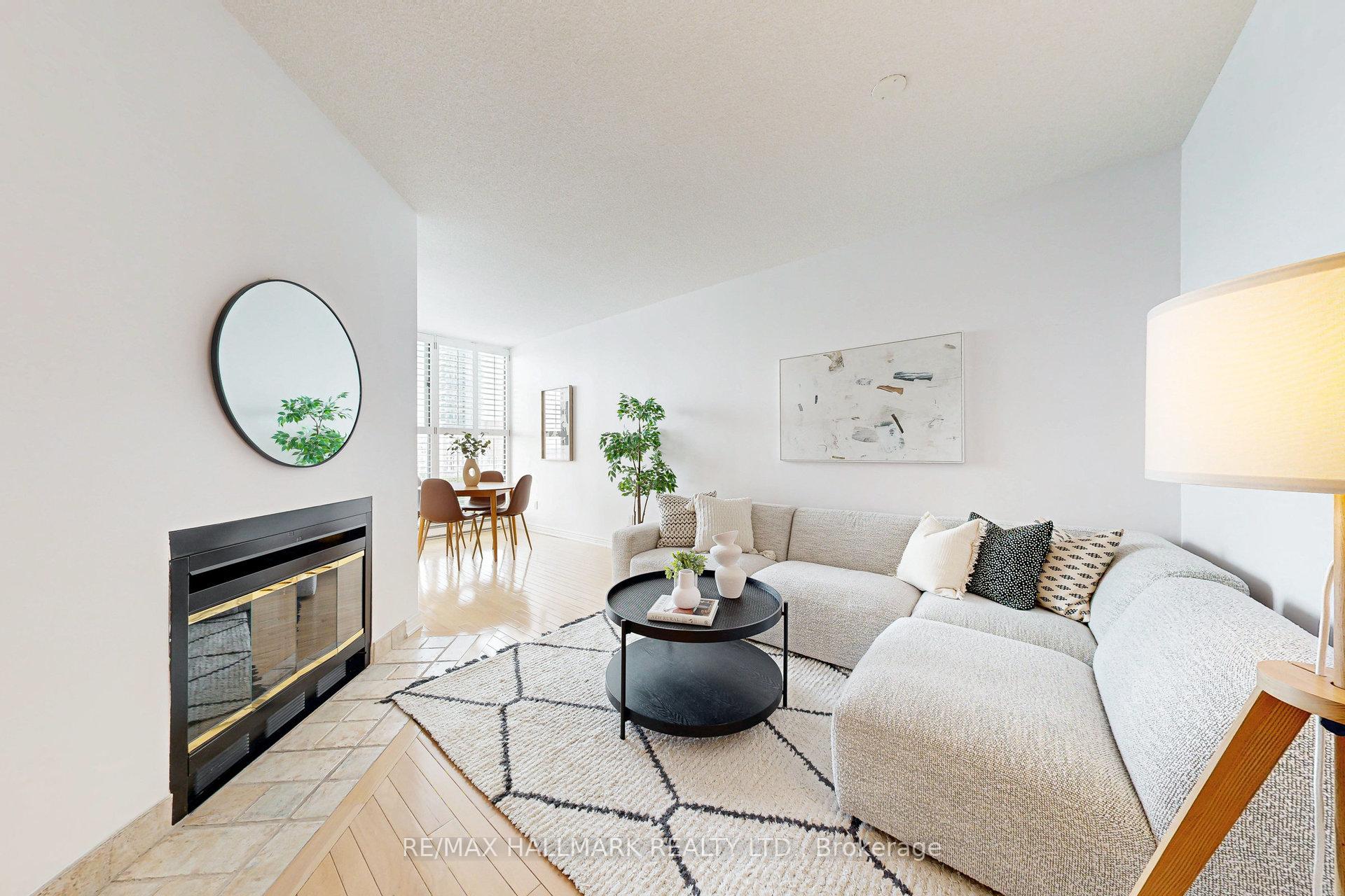 Photo 2 of Unit 924, 65 Scadding Avenue, Toronto, Waterfront Communities — HOMEH