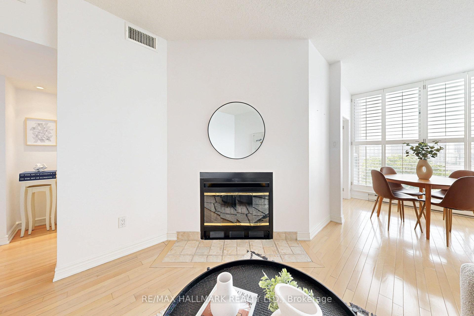 Photo 4 of Unit 924, 65 Scadding Avenue, Toronto, Waterfront Communities — HOMEH