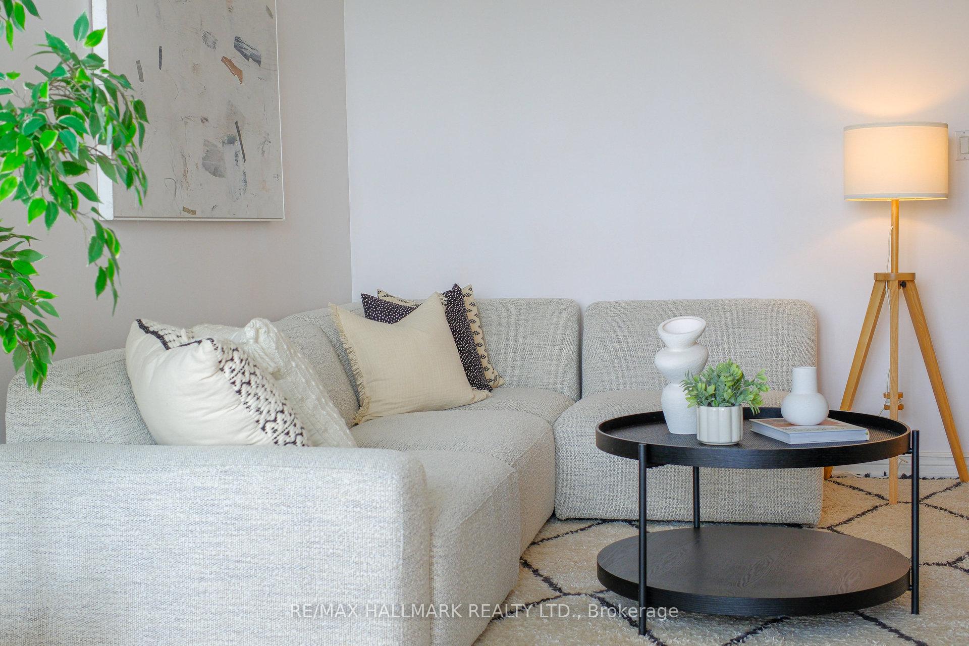 Photo 5 of Unit 924, 65 Scadding Avenue, Toronto, Waterfront Communities — HOMEH
