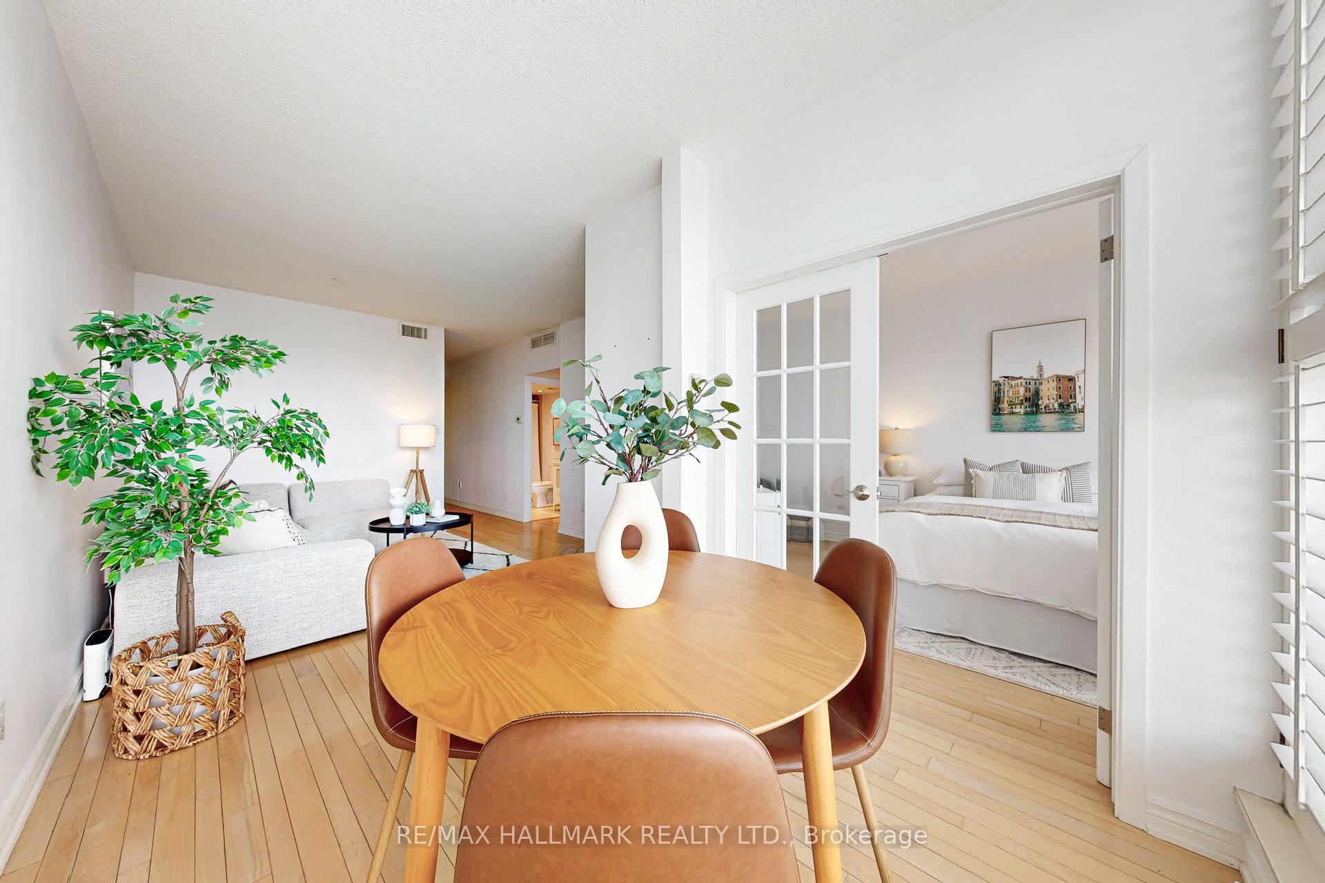 Photo 14 of Unit 924, 65 Scadding Avenue, Toronto, Waterfront Communities — HOMEH