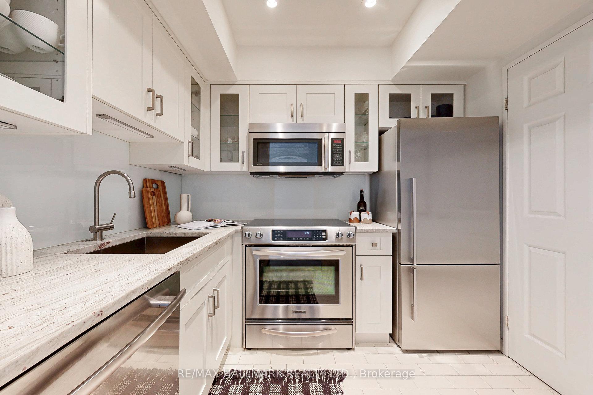 Photo 16 of Unit 924, 65 Scadding Avenue, Toronto, Waterfront Communities — HOMEH