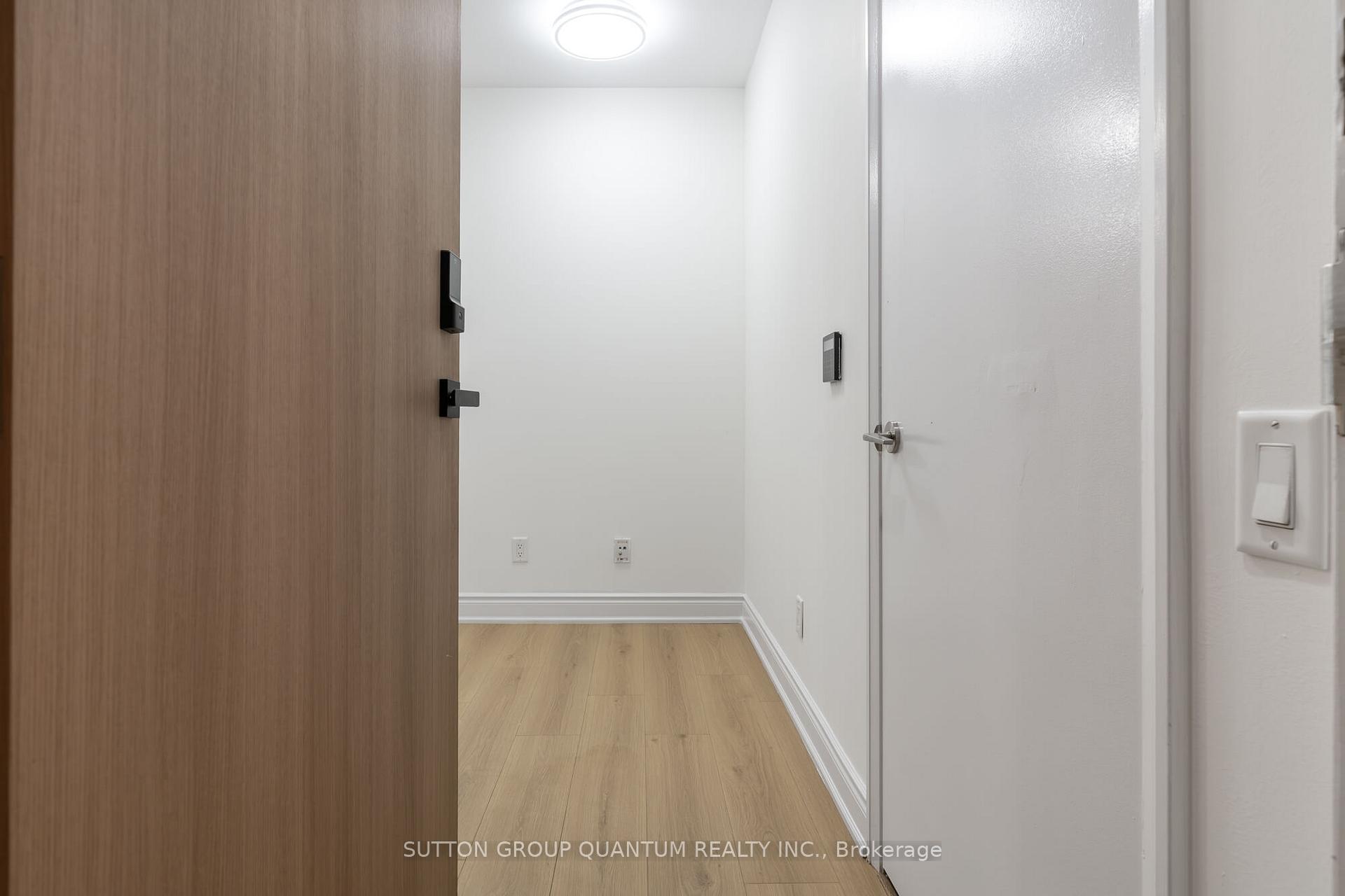 Photo 3 of Unit 1902, 21 Carlton Street, Toronto, Church-Yonge Corridor — HOMEH